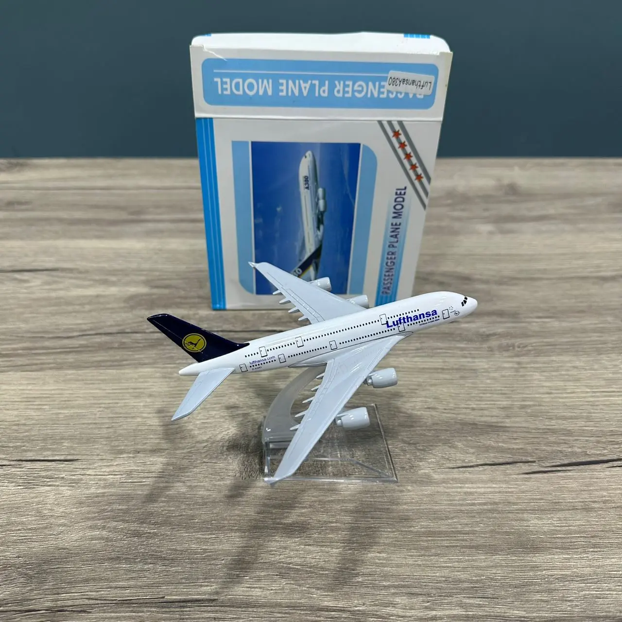 AVION MINI AIRCRAFT MODEL AIRBUS A380 LUFTHANSA 14CM AVEC SUPPORT EN METAL